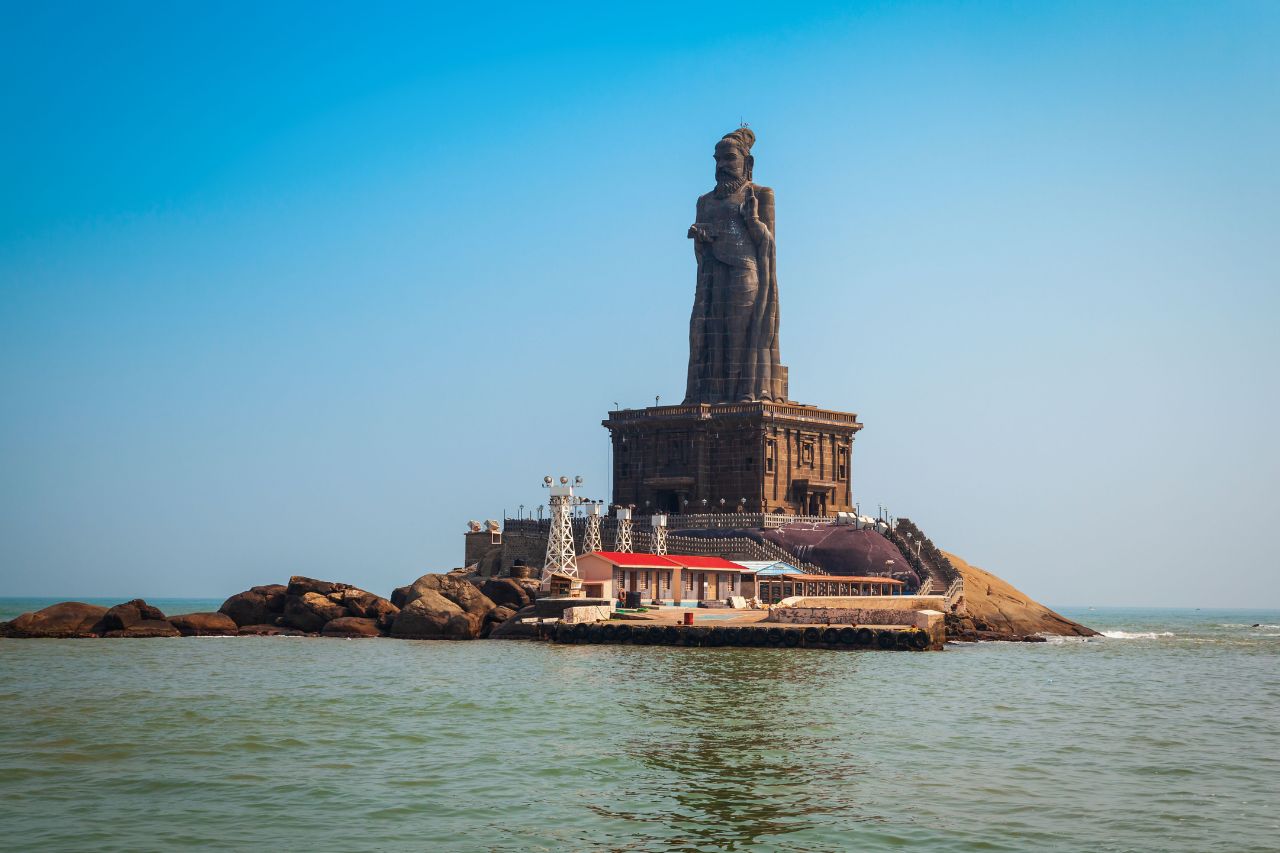 Thiruvalluvar statue